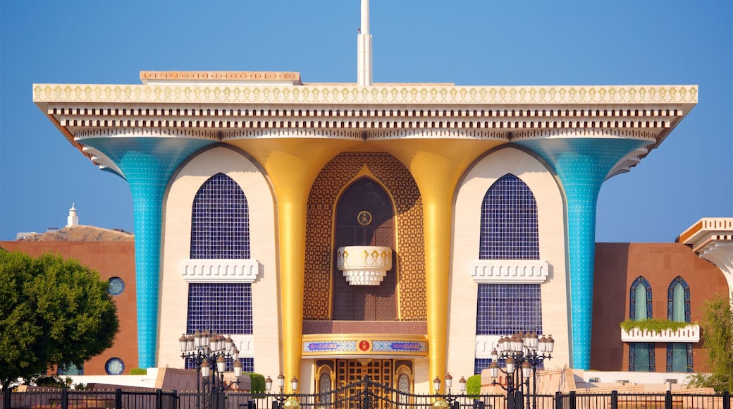 Qasr Al Alam Royal Palace which includes heritage architecture and a castle