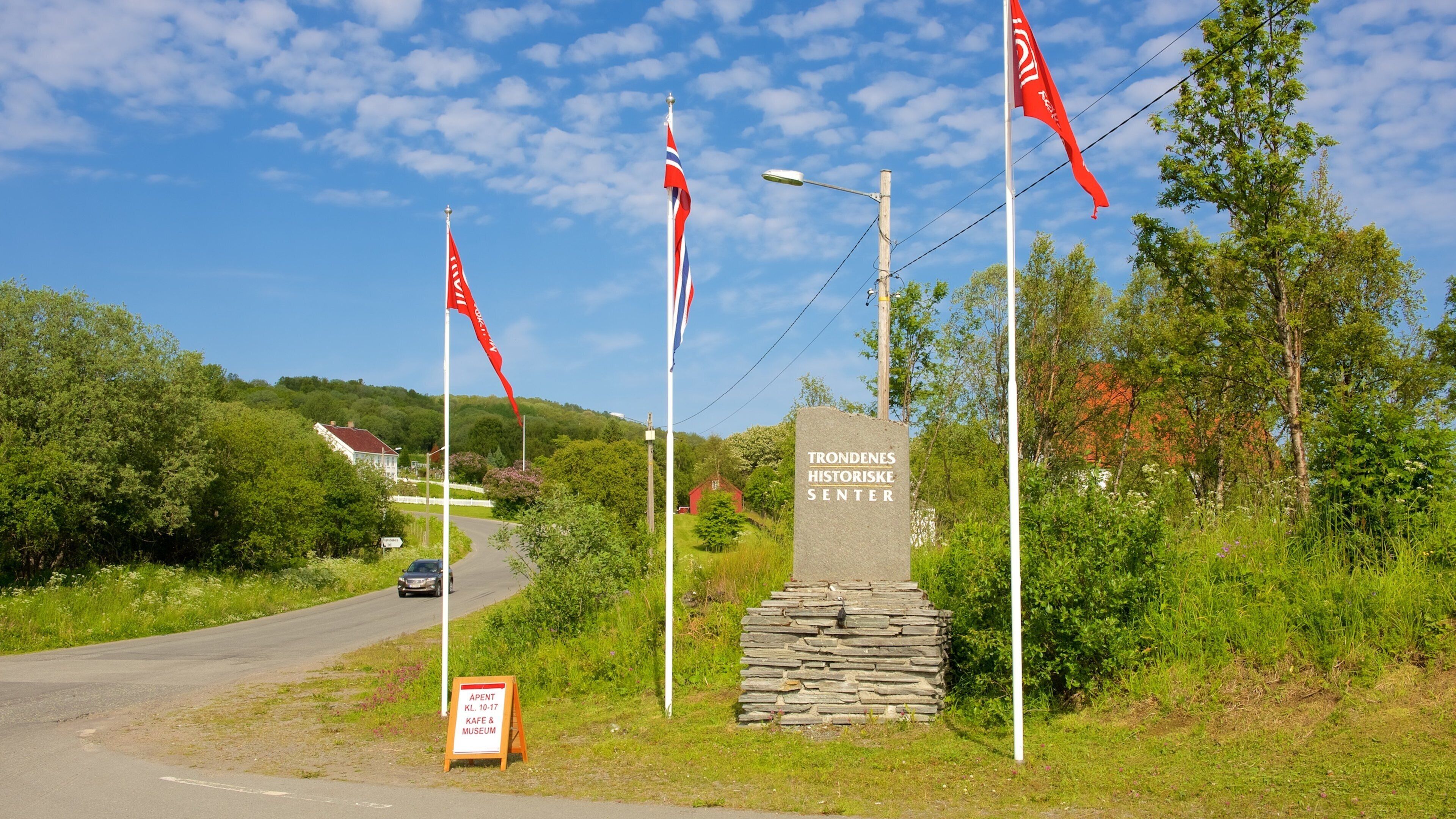 Trondenesin historiallinen keskus joka esittää kyltit