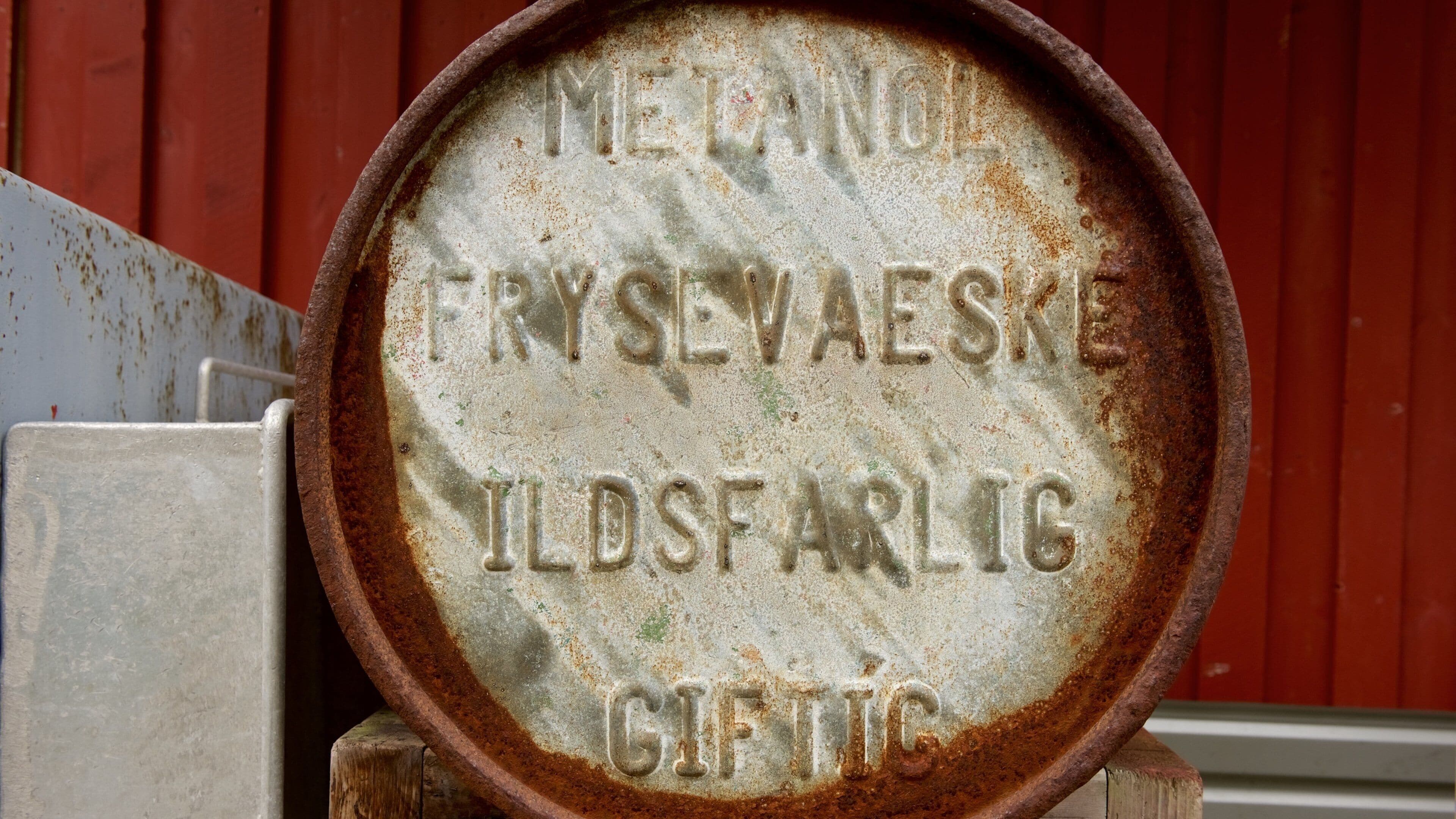 Lofoten tørrfiskmuseum fasiliteter samt skilt