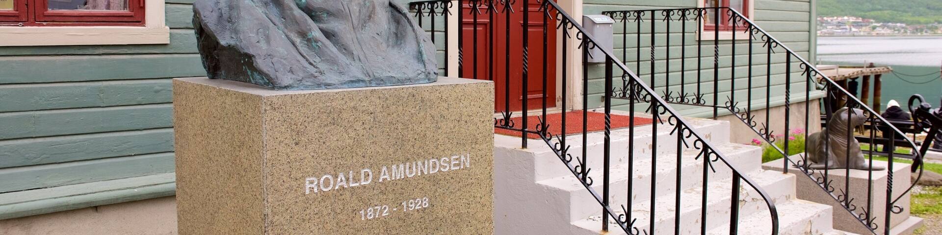 Musée polaire montrant statue ou sculpture