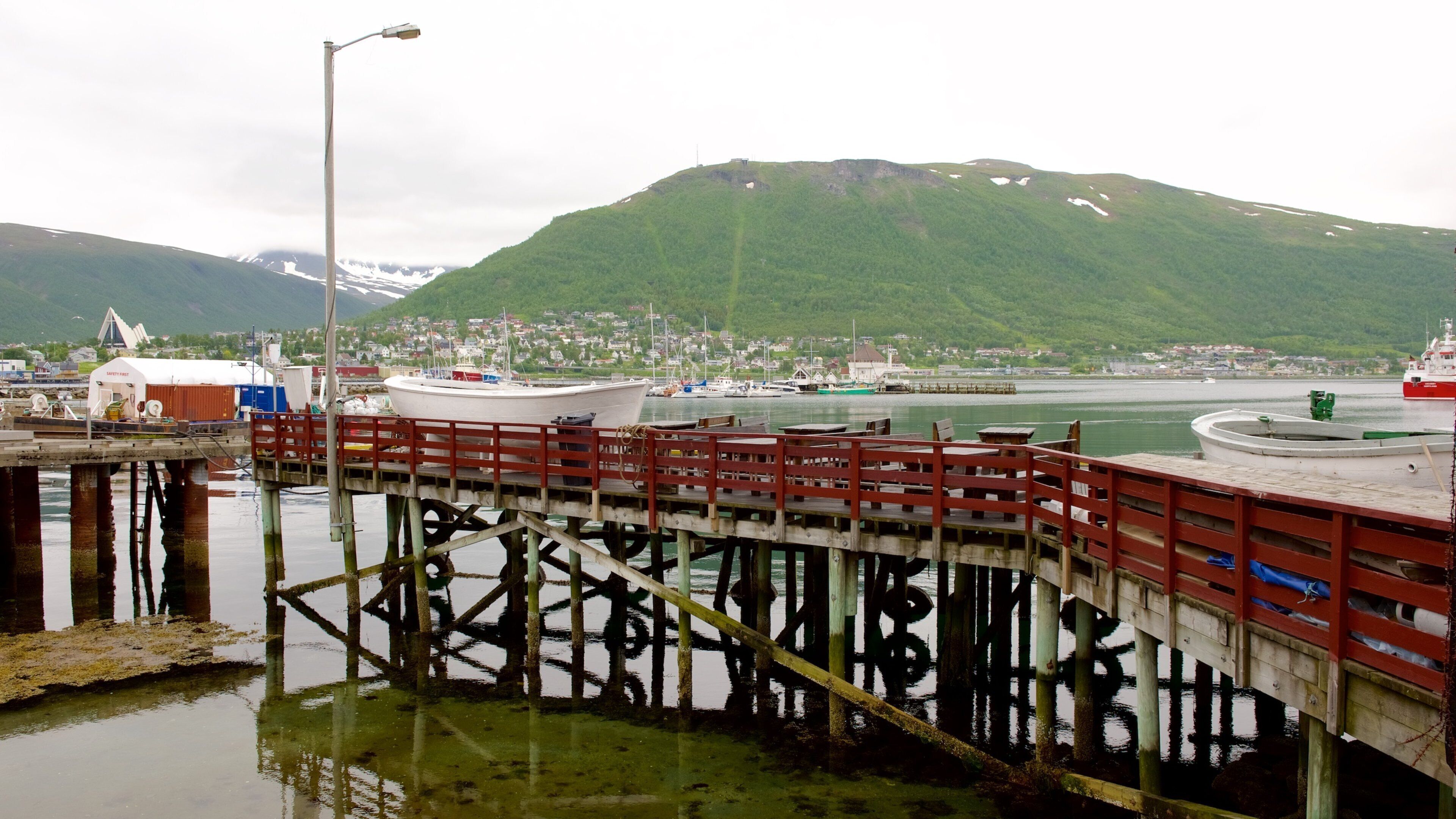 Polar Museum showing a small town or village and boating