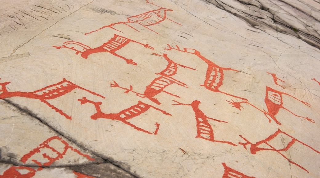 Gravures rupestres d\'Alta montrant art en plein air