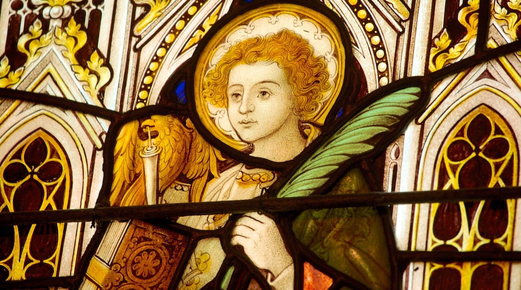 Old St Paul\'s fasiliteter samt kirke eller katedral, religiøse elementer og innendørs