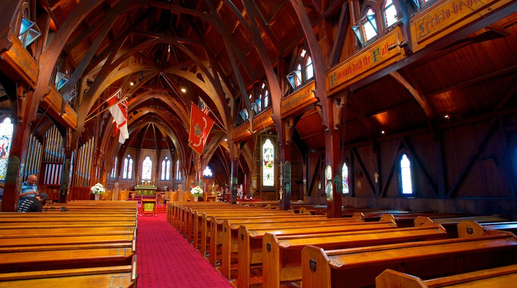 Old St Paul\'s som inkluderer innendørs, religiøse elementer og kirke eller katedral