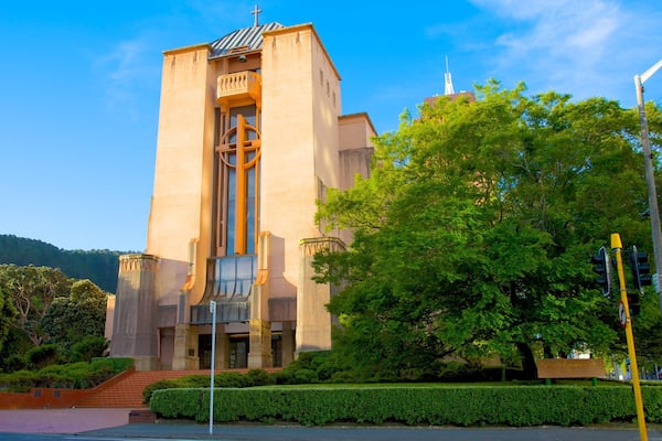 Cathédrale Saint-Paul montrant éléments religieux, église ou cathédrale et patrimoine architectural