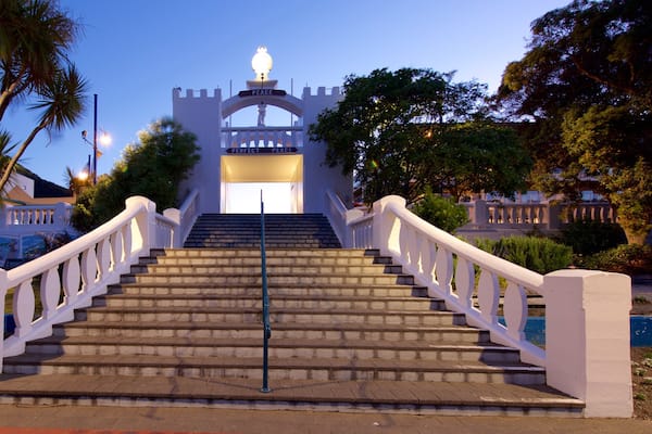 Picton War Memorial which includes night scenes and heritage architecture