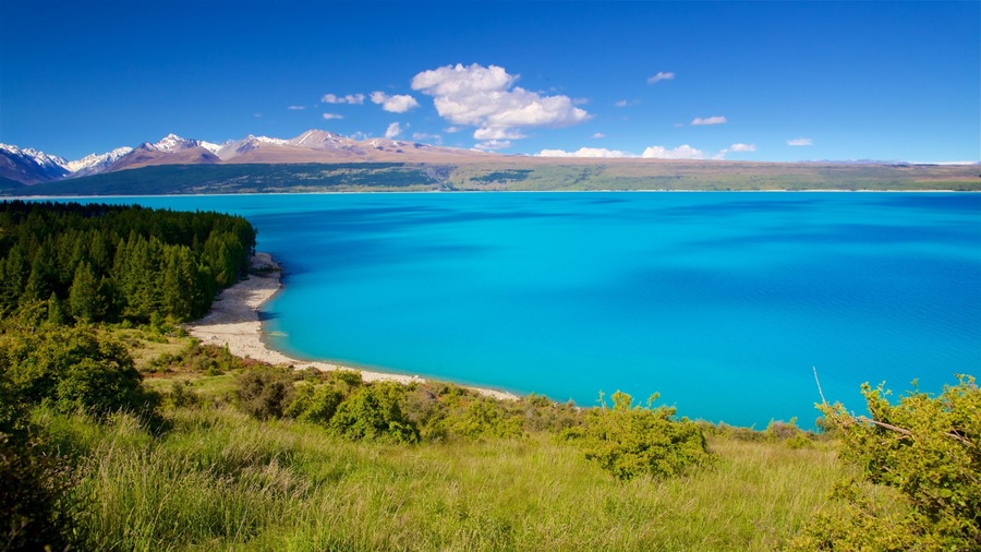 Lake Pukaki which includes a lake or waterhole and tranquil scenes