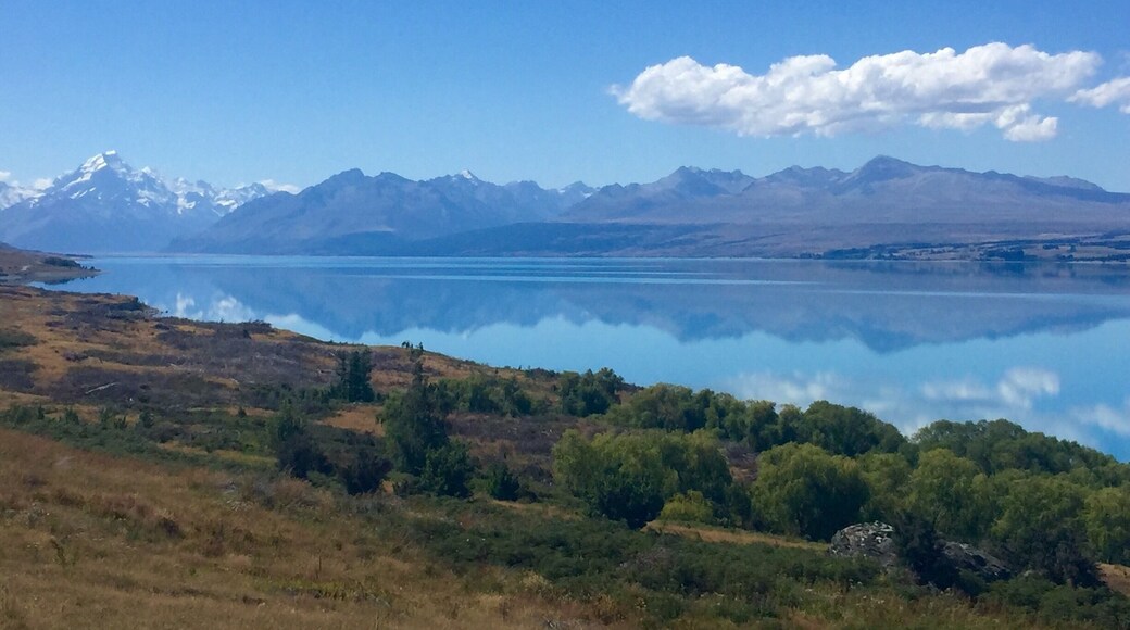 On the way to Mount Cook - the water is the most blue I've ever seen!
#blue