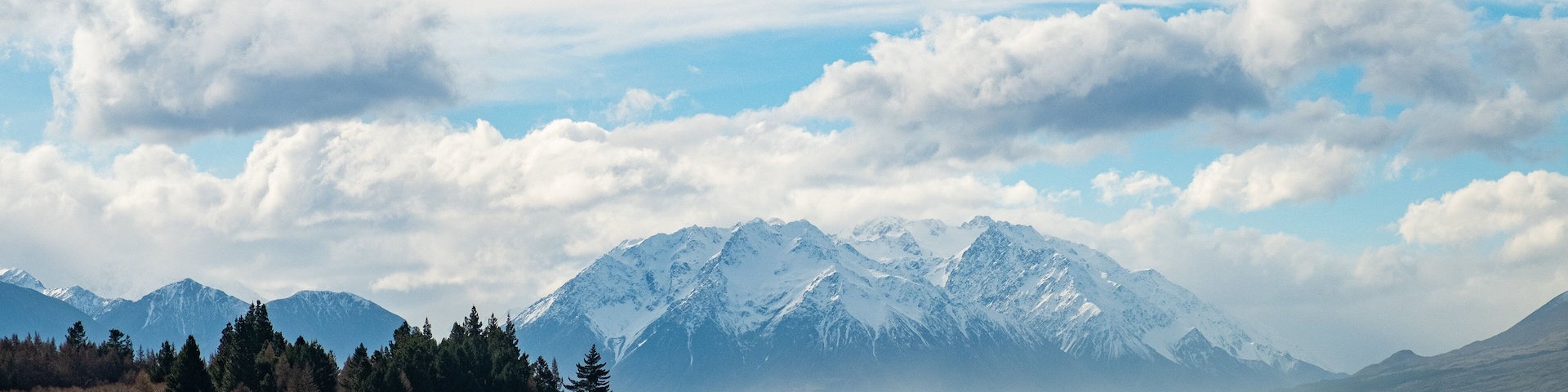 Lake Ohau showing a lake or waterhole and mountains