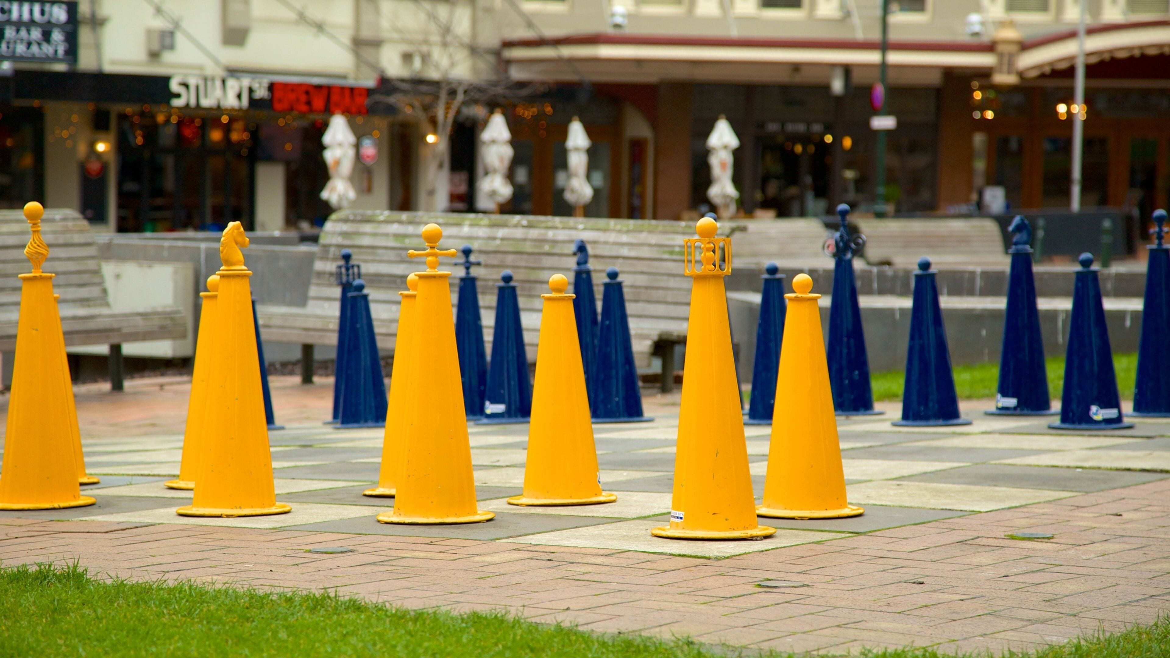 The Octagon qui includes art en plein air