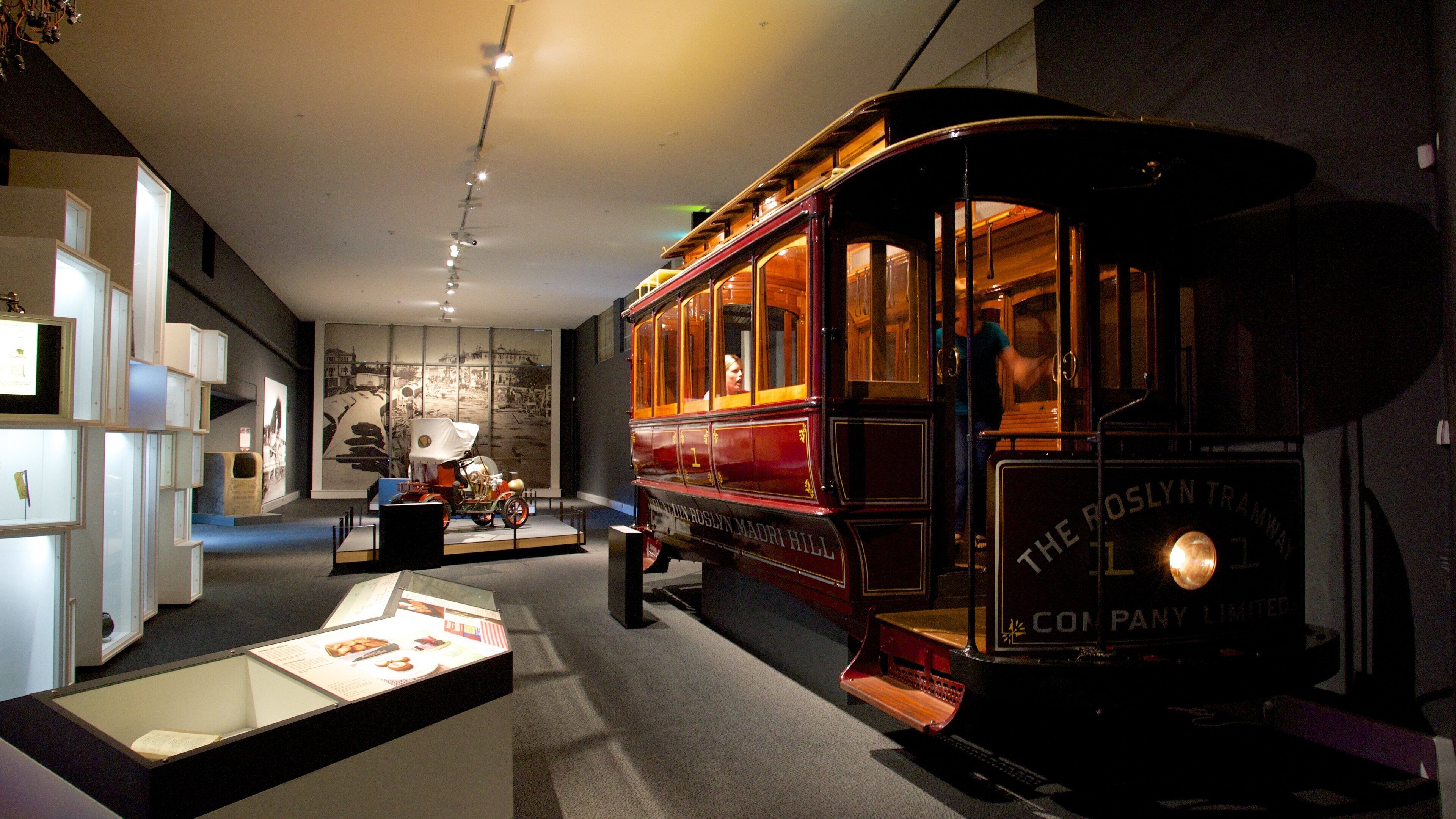 Toitu Otago Settlers Museum showing interior views