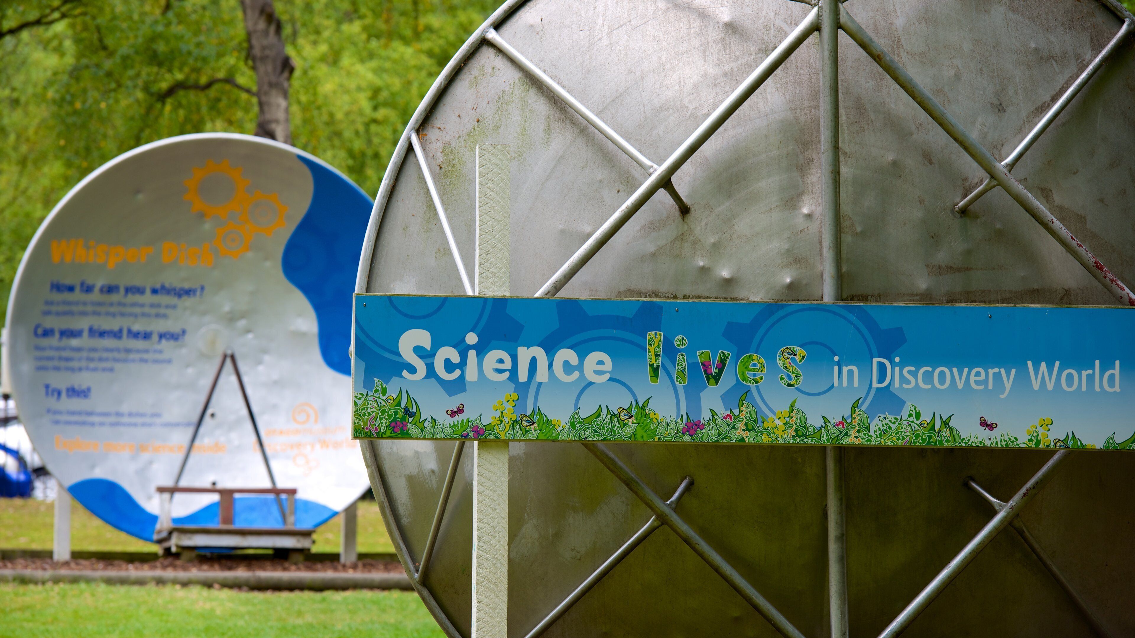 Otago Museum showing signage