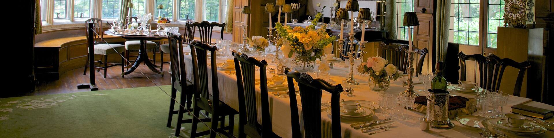 Olveston featuring interior views