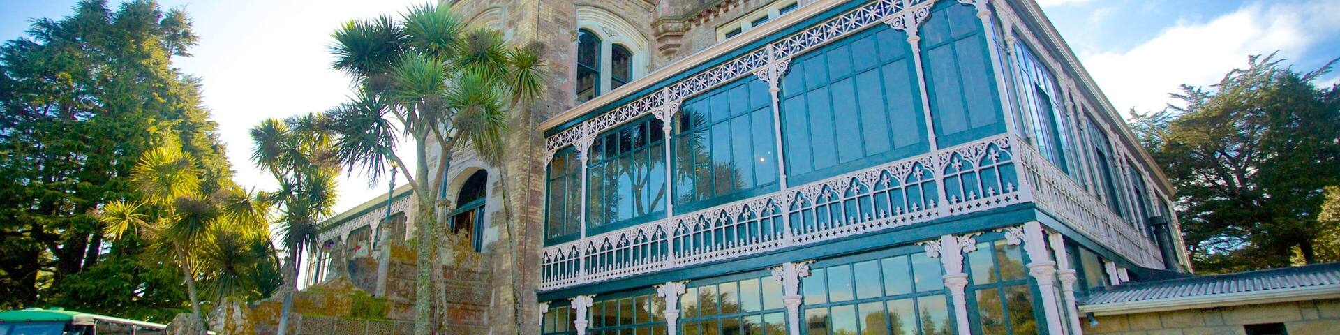 Larnach Castle which includes chateau or palace and heritage architecture