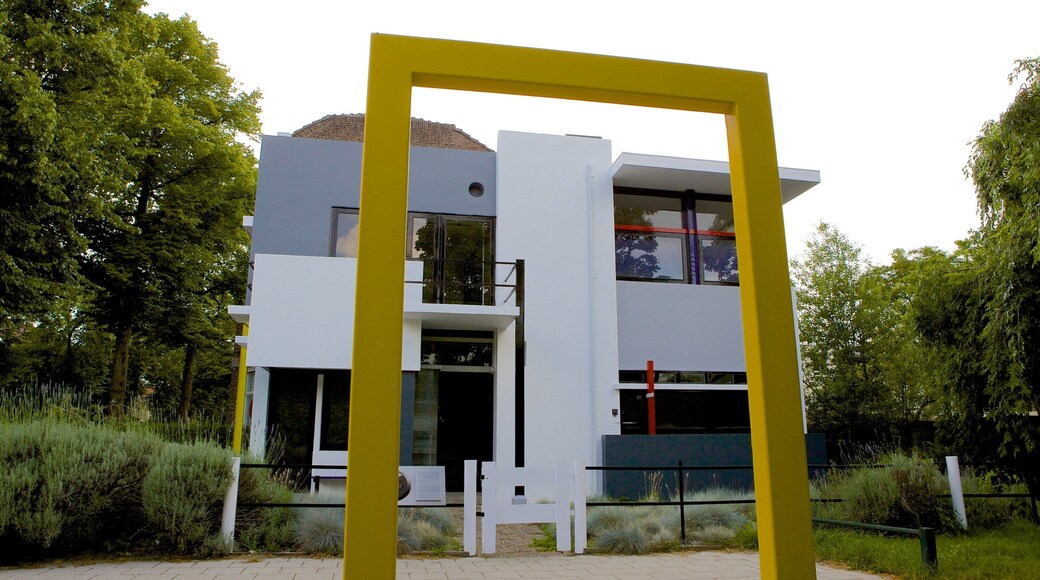 Rietveld Schroder House showing a house and modern architecture