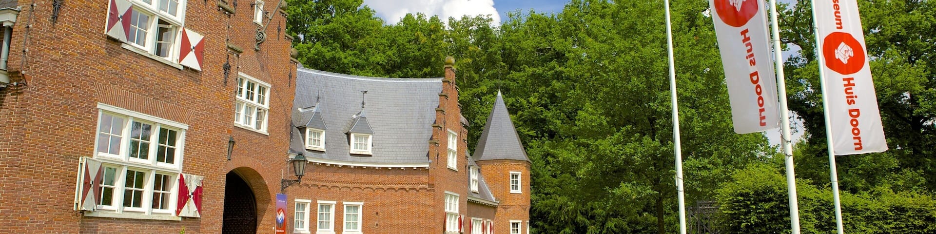 Kasteel Huis Doorn which includes a house and heritage elements