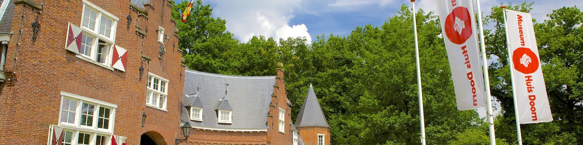 Kasteel Huis Doorn which includes a house and heritage elements