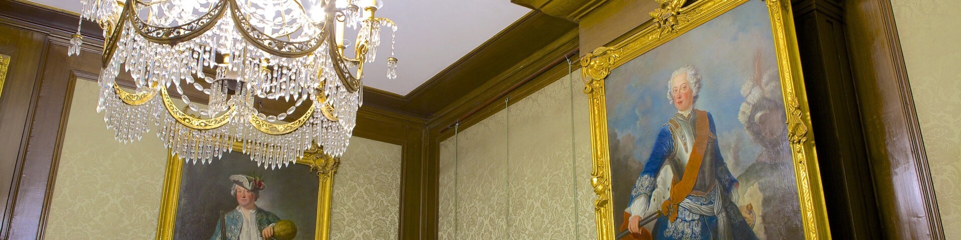 Kasteel Huis Doorn which includes a house, interior views and heritage elements