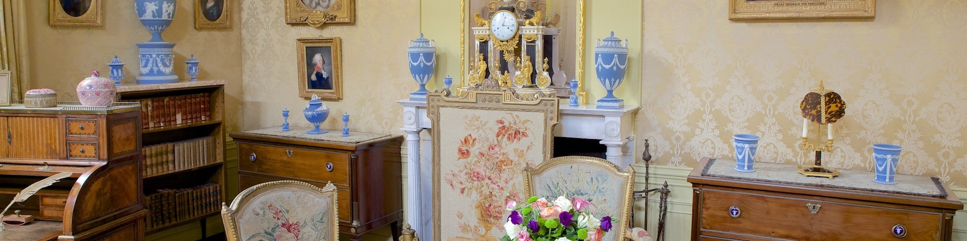 Kasteel Huis Doorn featuring a house, interior views and heritage elements