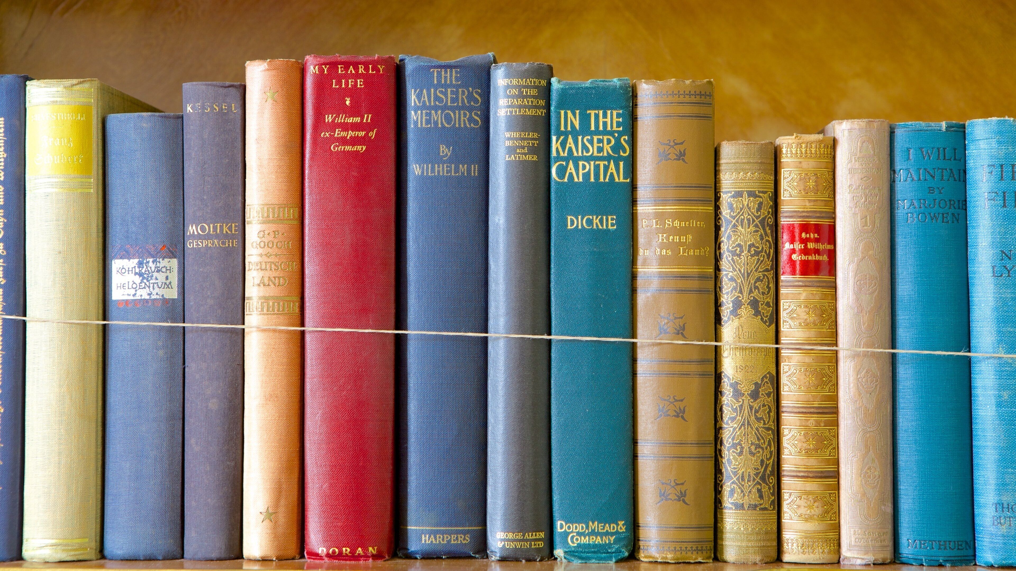 Kasteel Huis Doorn which includes interior views, a house and heritage elements