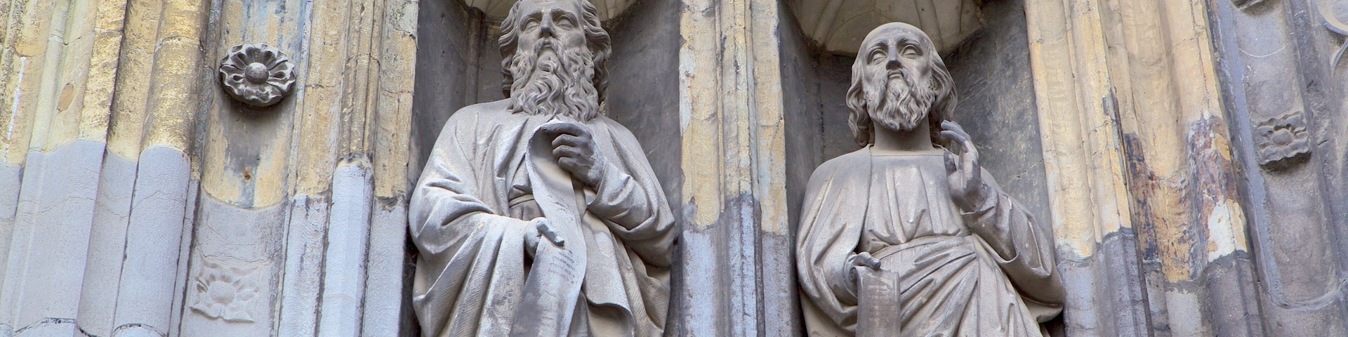 St. Servaas Church showing religious elements, a church or cathedral and heritage elements