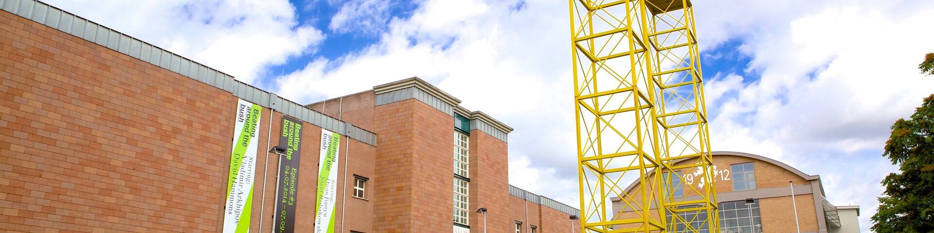 Bonnefanten Museum which includes street scenes