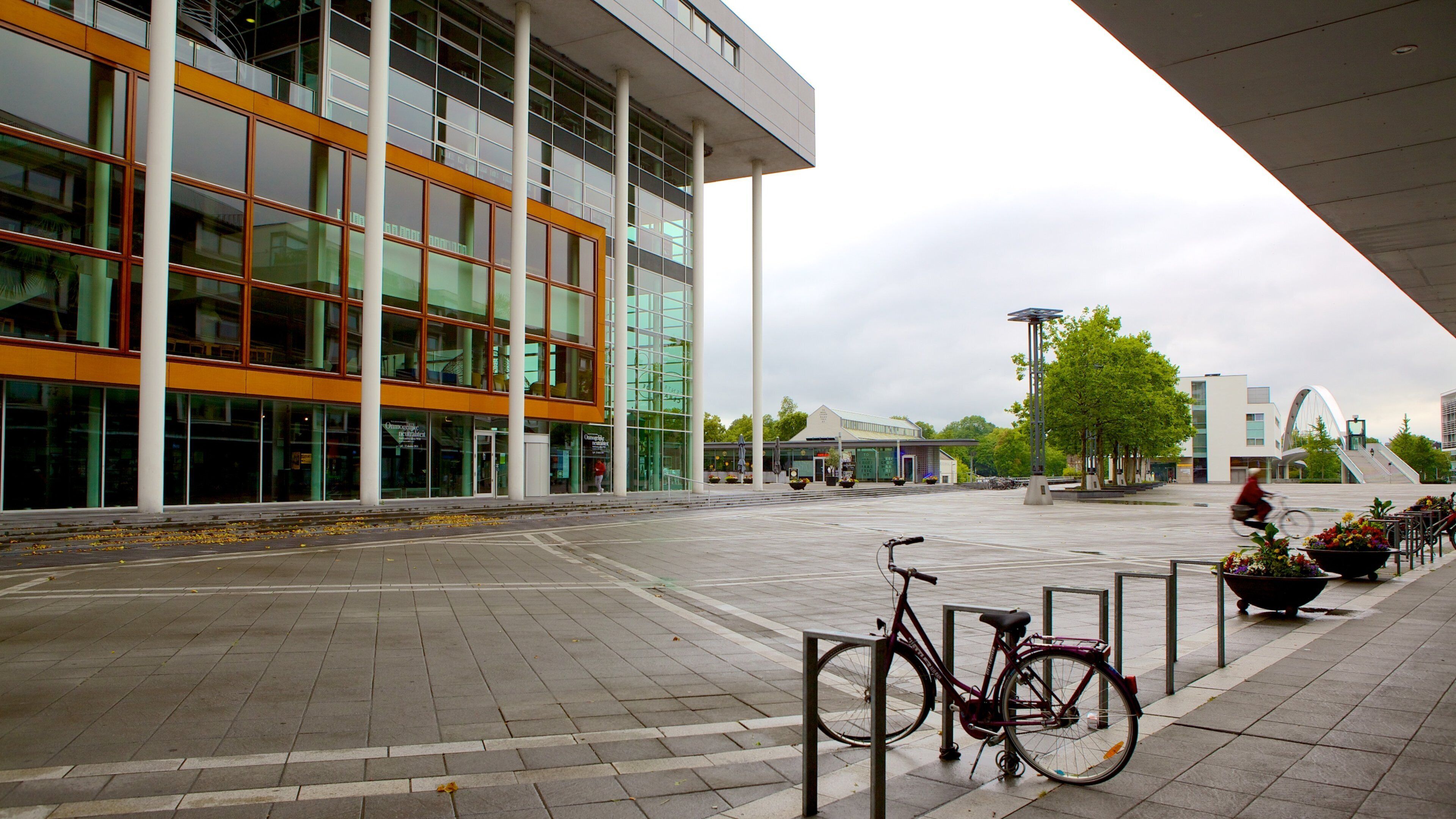 Centre Ceramique featuring street scenes and modern architecture