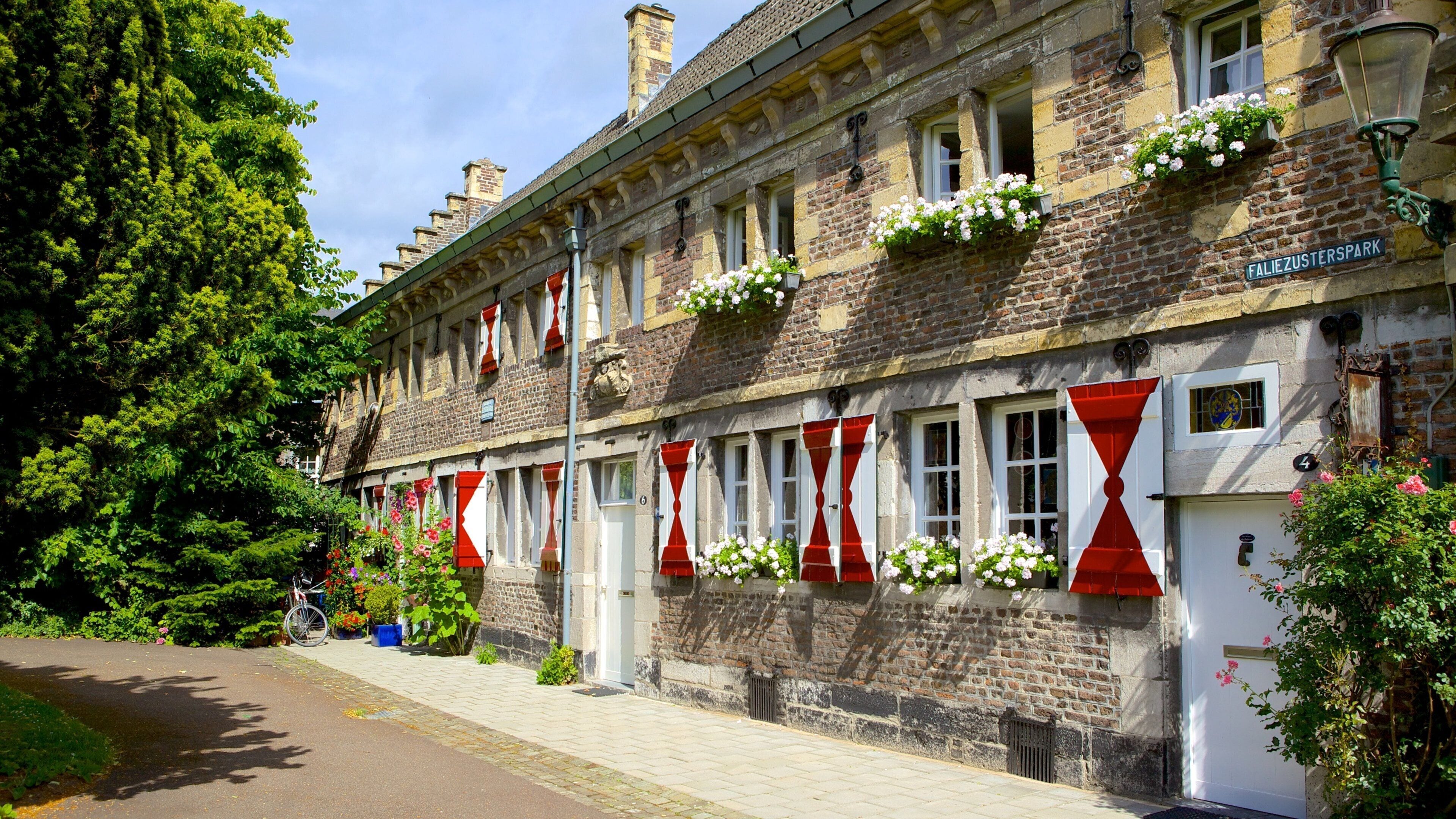 Helpoort which includes a house and street scenes