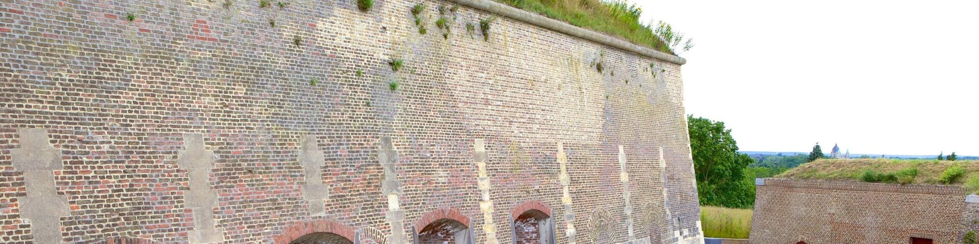 Fort St. Pieter featuring chateau or palace and heritage elements