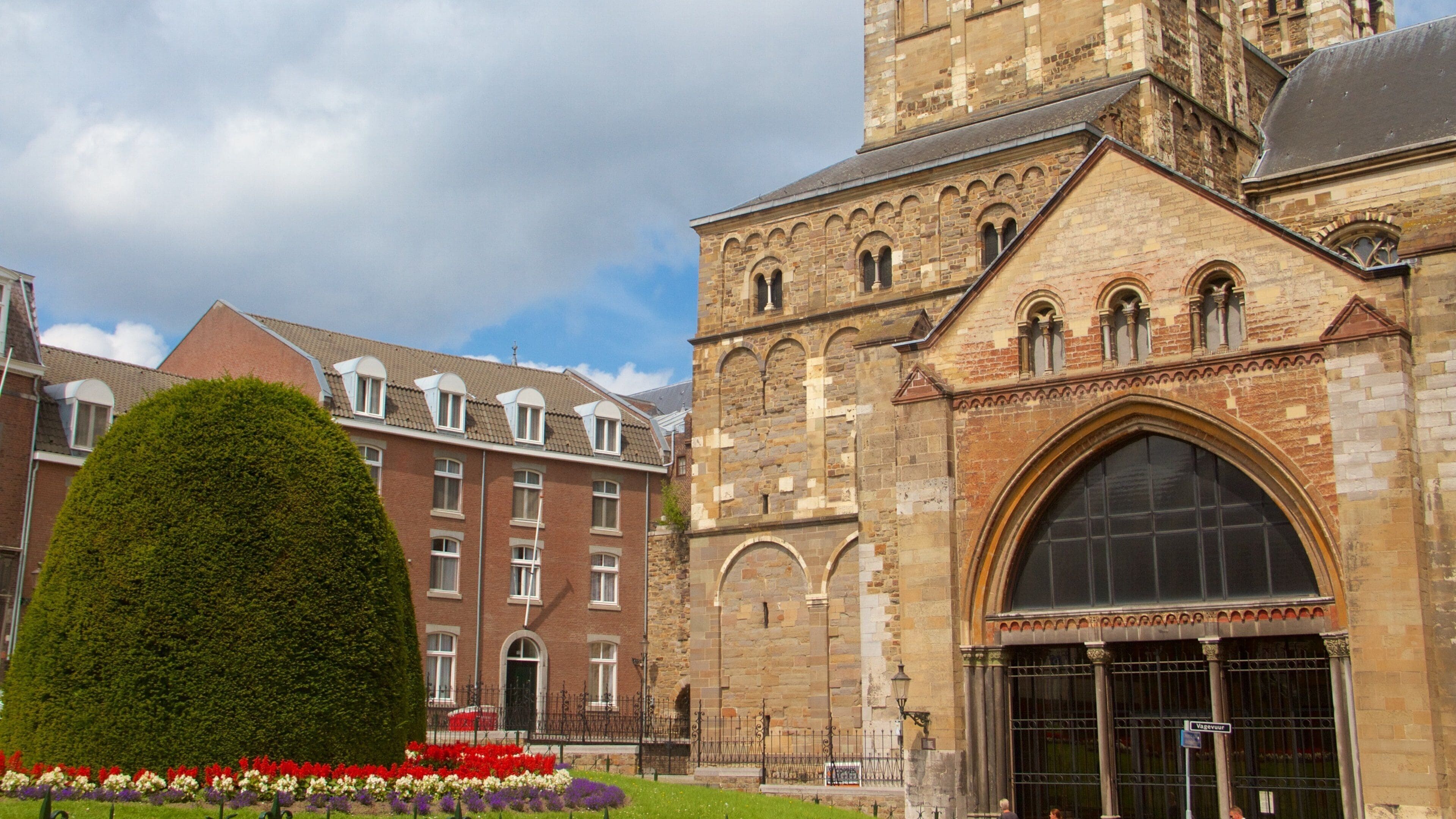 St. Janskerk das einen historische Architektur, Kirche oder Kathedrale und Geschichtliches
