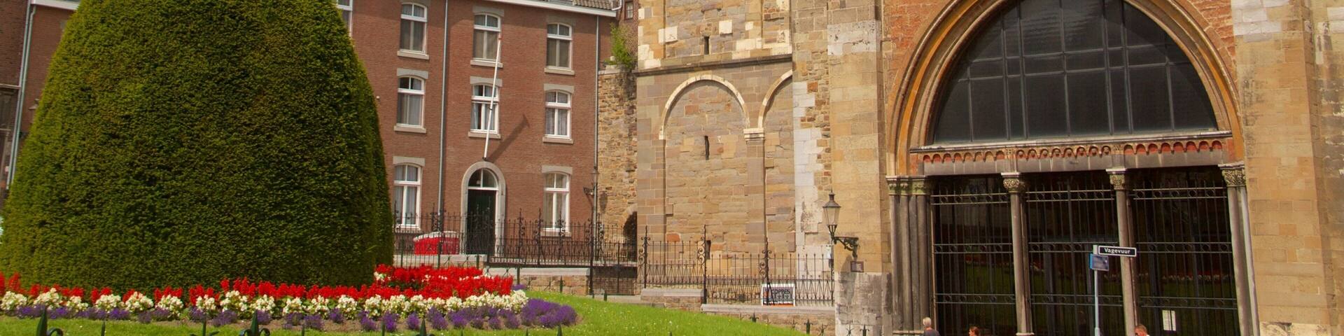 St. Janskerk featuring heritage architecture, heritage elements and a church or cathedral