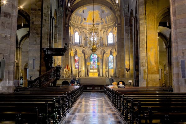 Basilica of Our Lady showing interior views, a church or cathedral and religious elements