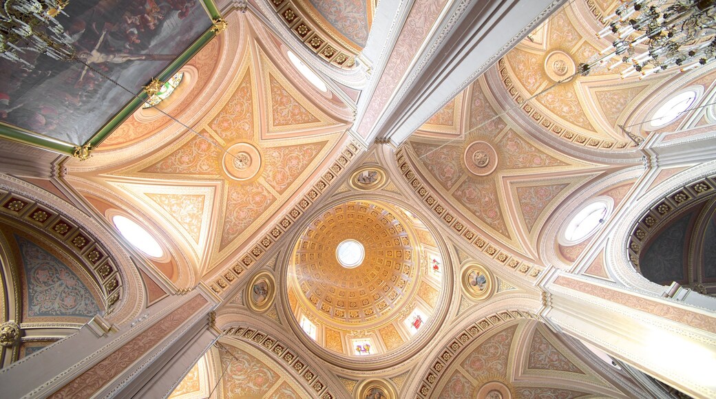 Morelia Cathedral showing religious elements, interior views and a church or cathedral