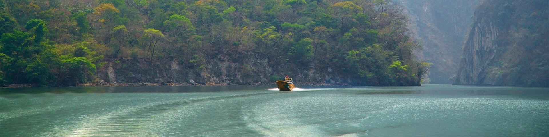 Nationalpark Cañón del Sumidero mit einem Bootfahren, Fluss oder Bach und Schlucht oder Canyon