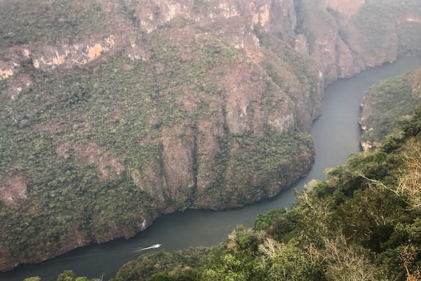 Located in the heart of Chiapas (Southeast of Mexico). Either rent a boat and discover the heights from the river or drive at the top. There are a couple of quaint little restaurants where you can have a drink and appreciate the breathtaking view. #LifeatExpedia #Green