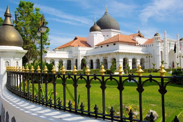 Kapitan Keling Mosque featuring a mosque, religious elements and heritage architecture