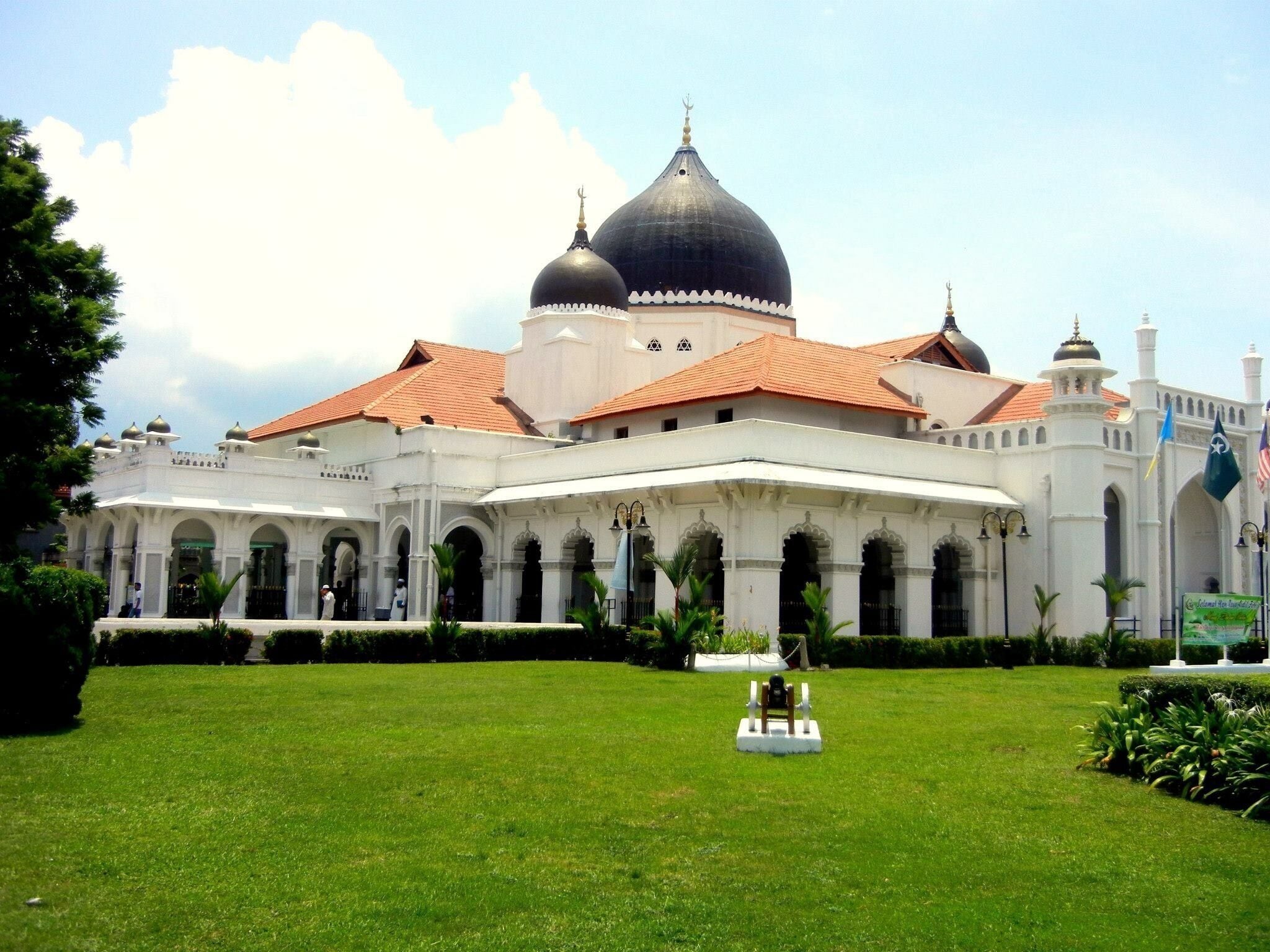 19th century mosque in the heart of Georgetown, Penang island, Malaysia.