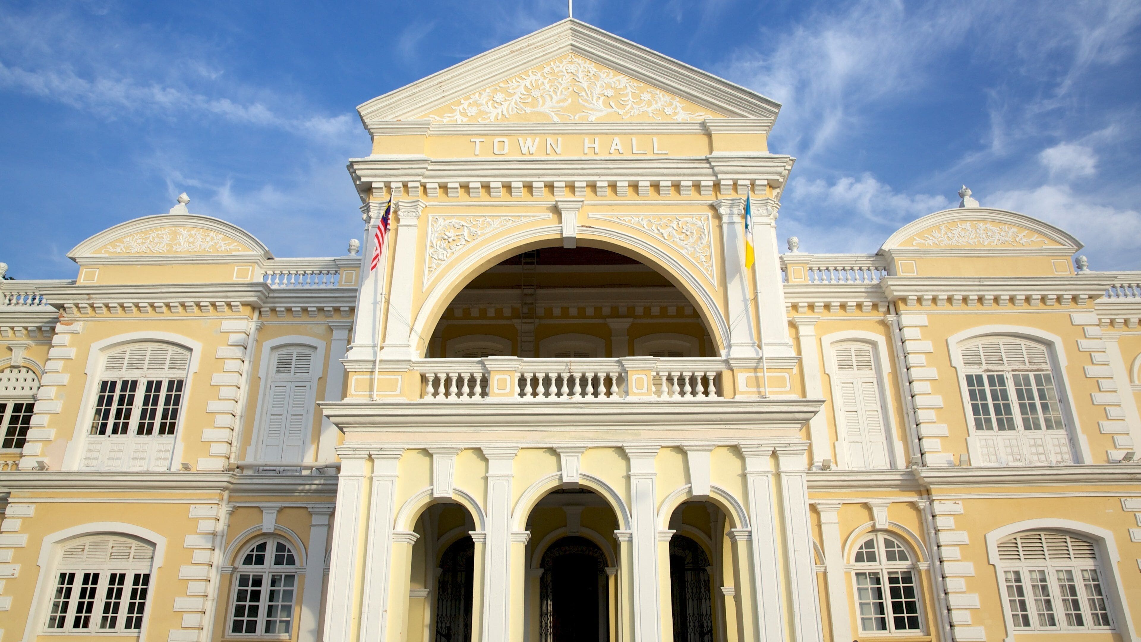 Penang City Hall featuring heritage architecture and an administrative buidling