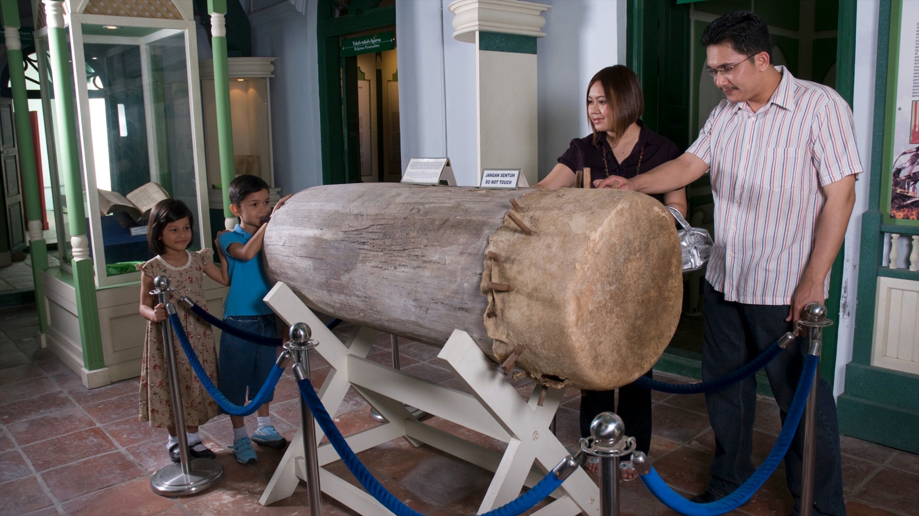 ペナン イスラム博物館 フィーチャー 屋内の眺め 及び 家族
