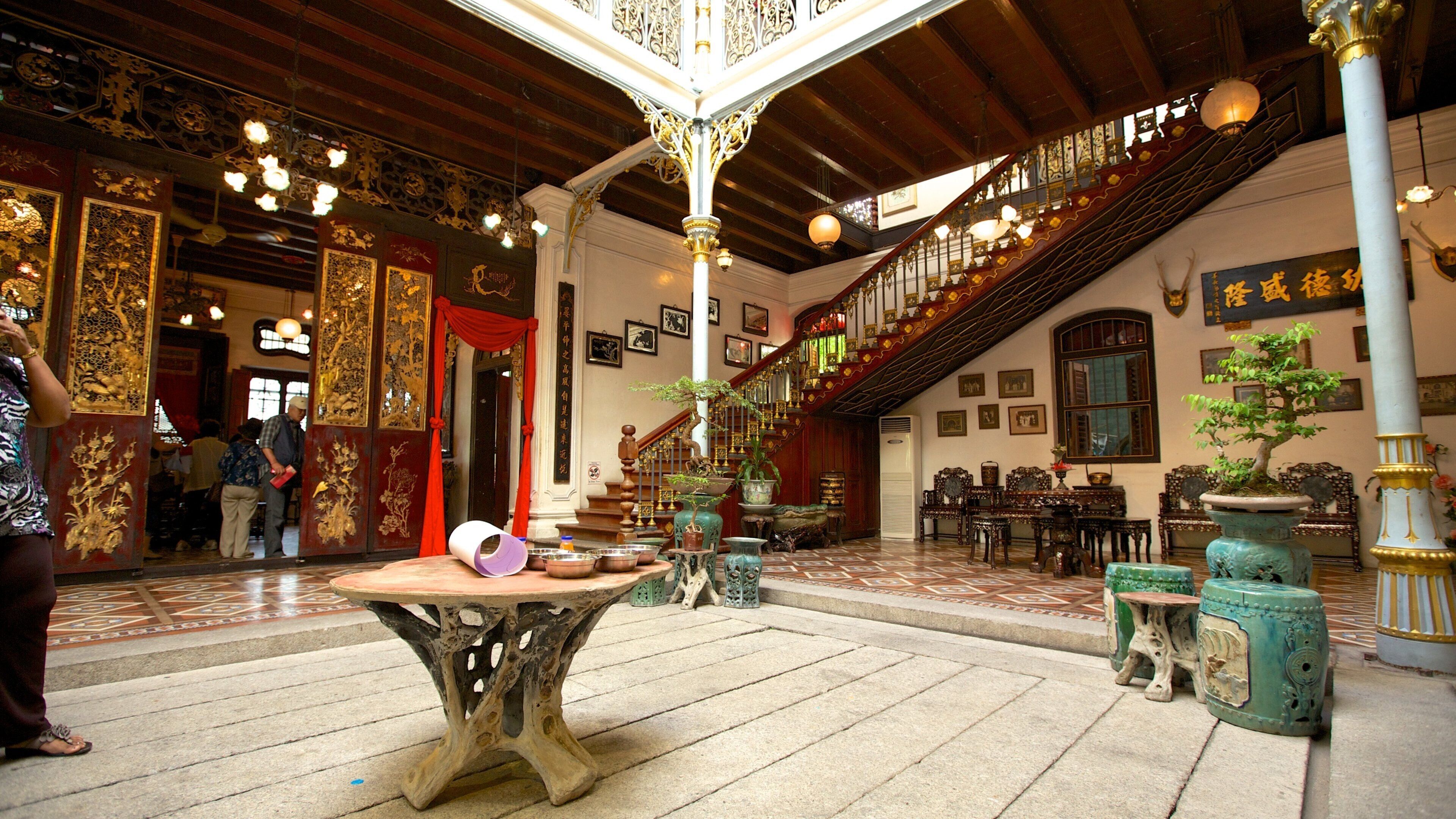 Pinang Peranakan Mansion showing interior views