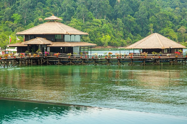 Tunku Abdul Rahman Park showing general coastal views and tropical scenes
