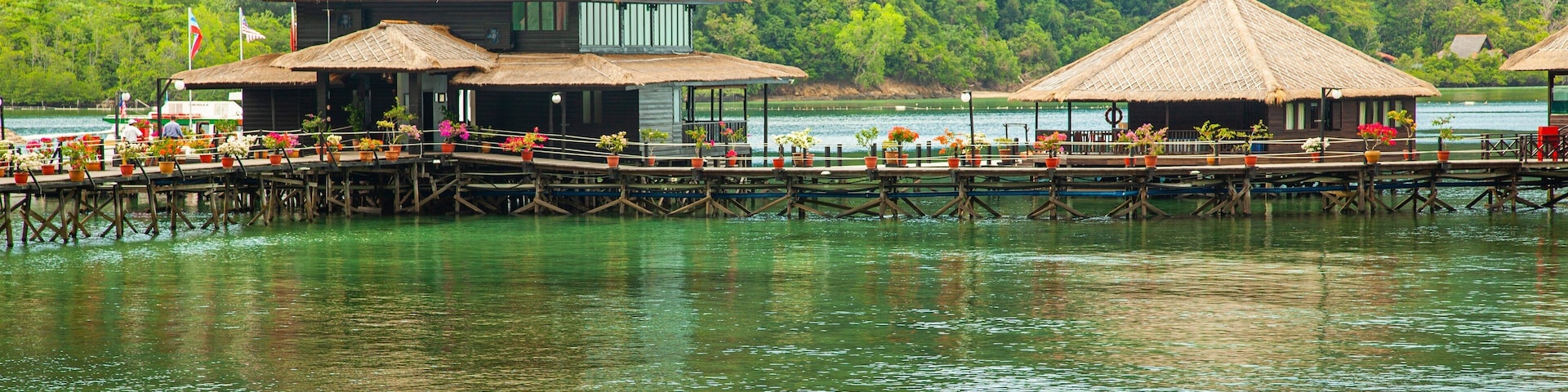 Tunku Abdul Rahman Park showing general coastal views and tropical scenes
