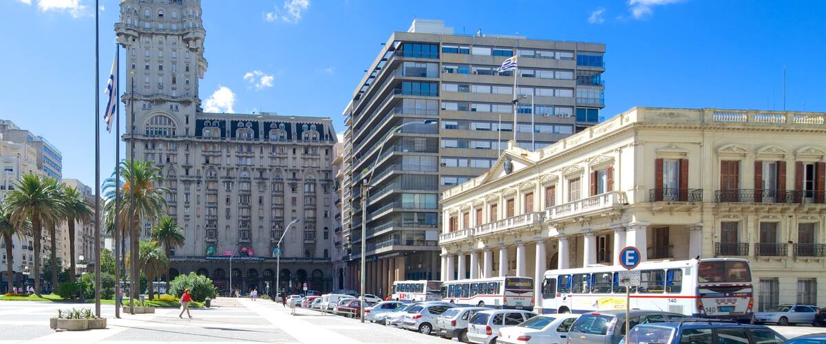 Salvo Palace which includes street scenes, heritage architecture and a city