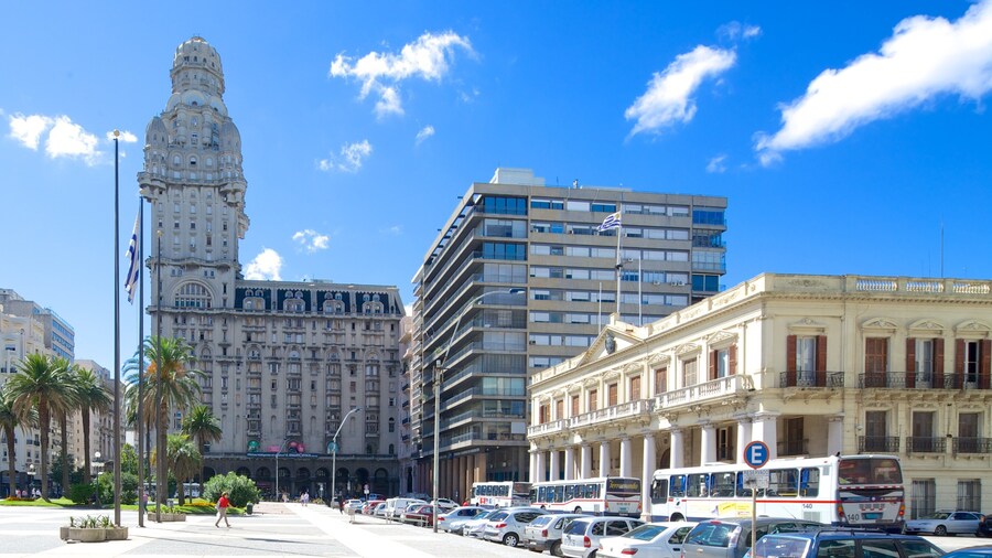 Palais Salvo montrant scènes de rue, ville et patrimoine architectural