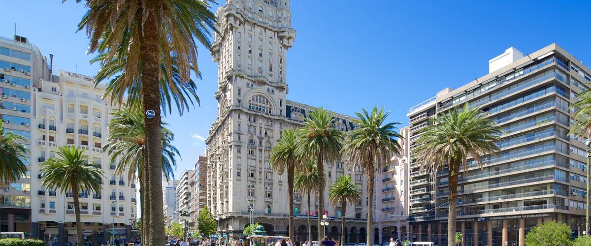 Salvo Palace showing heritage architecture and a city