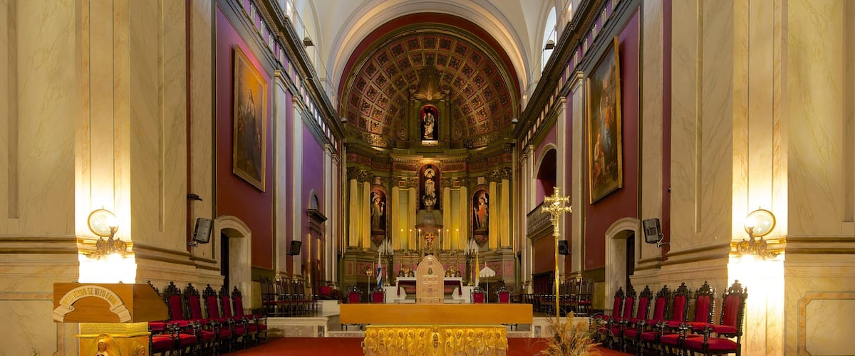 Montevideo Cathedral featuring interior views, religious aspects and a church or cathedral