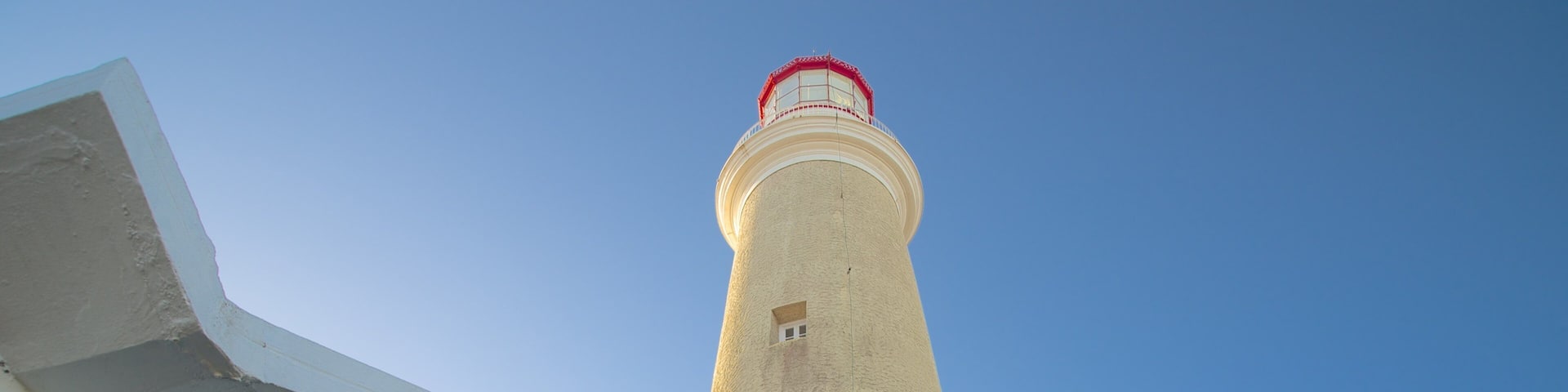 Punta del Este Lighthouse featuring heritage architecture and a lighthouse