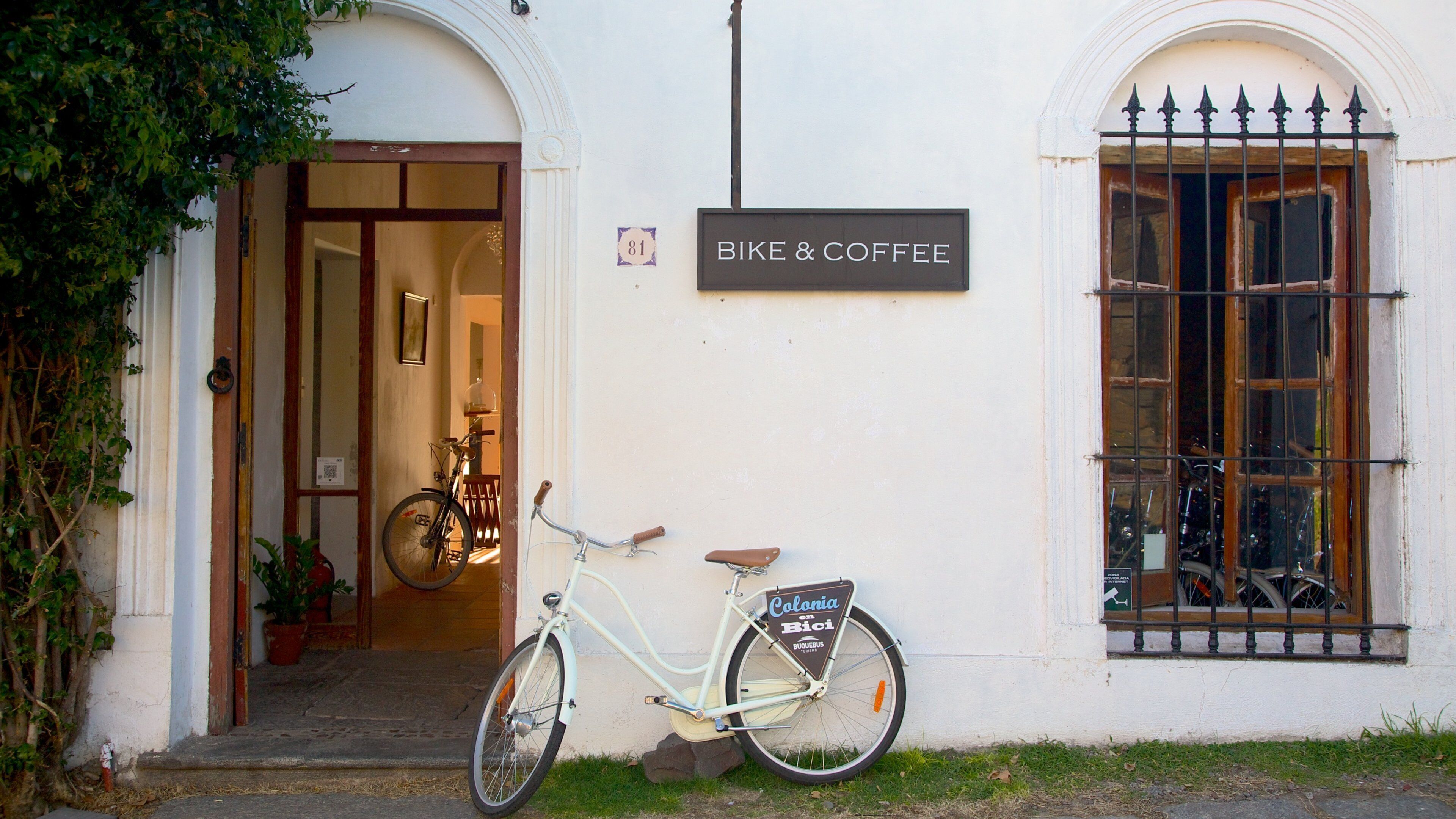 Colonia del Sacramento showing signage