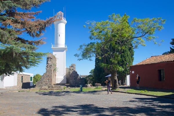 Casa Nacarello which includes a lighthouse