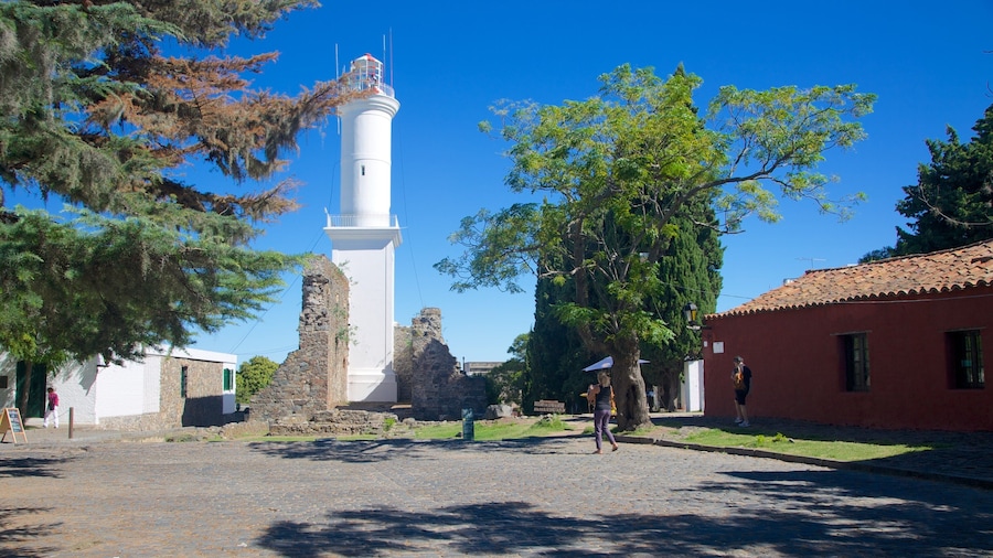 Casa Nacarello che include faro